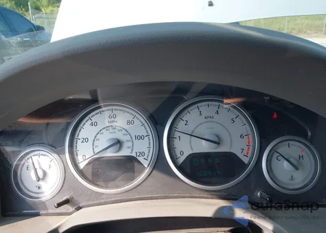 2010 Chrysler Town & Country Touring from USA, damaged, VIN 2A4RR5D14AR221292